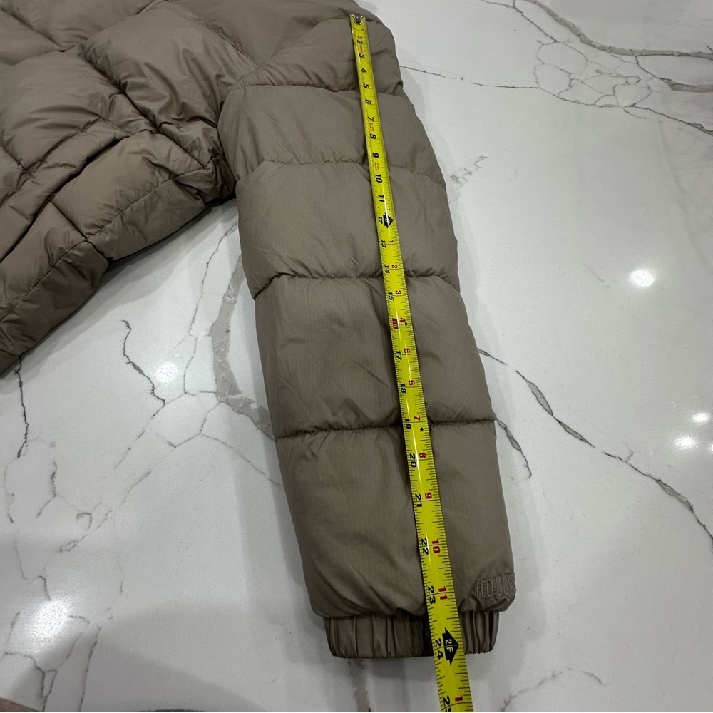 Hollister Men’s Taupe Mock Neck Puffer Jacket - Size Medium - Picture 10 of 11
